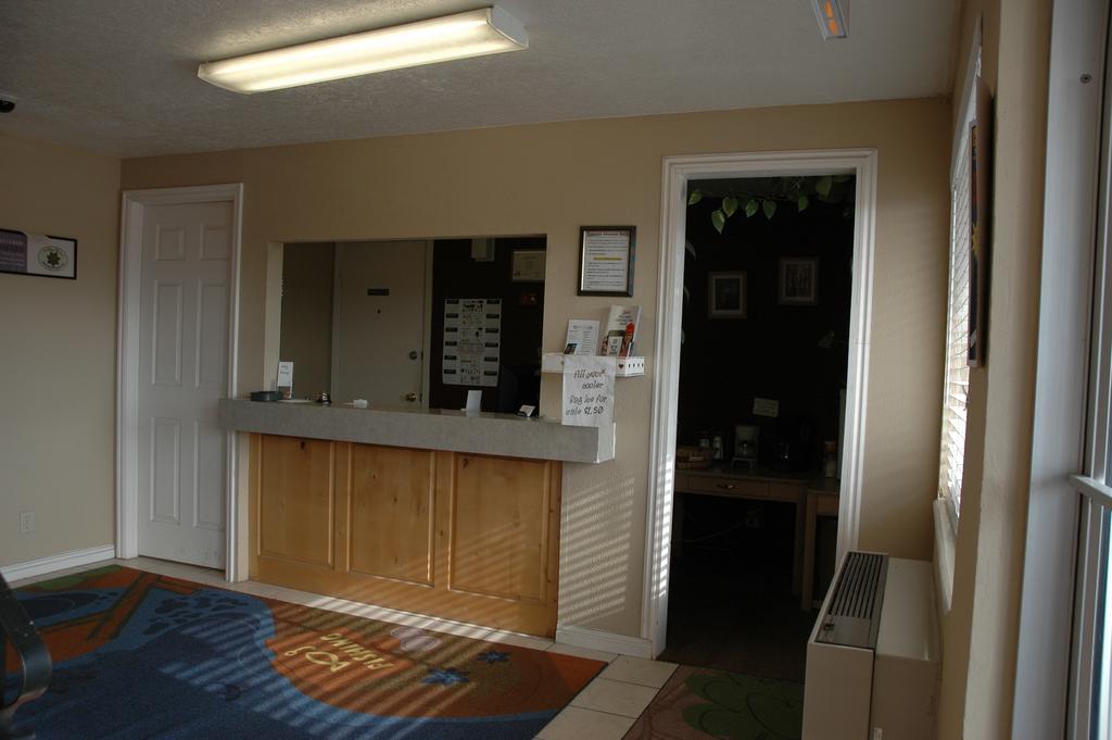 Budget Motel Delta エクステリア 写真
