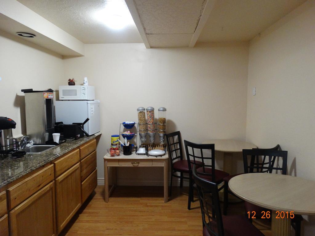 Budget Motel Delta エクステリア 写真