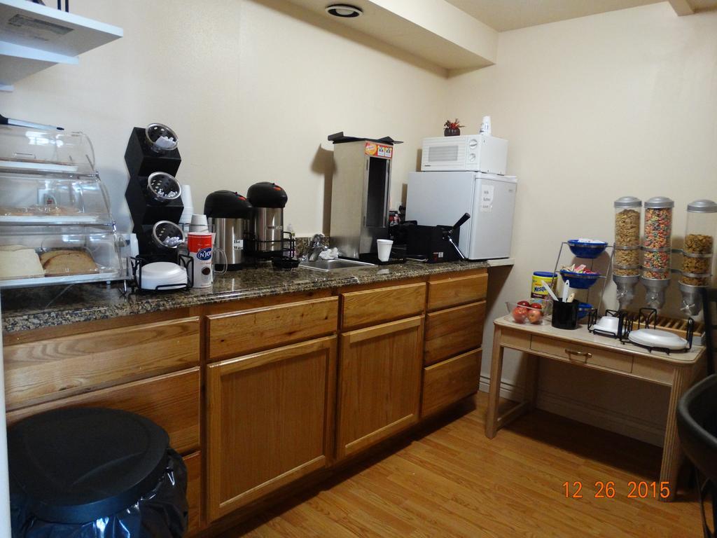 Budget Motel Delta エクステリア 写真